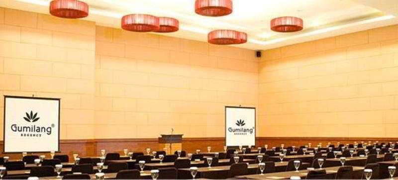 Gumilang Regency Hotel Бандунг Екстер'єр фото